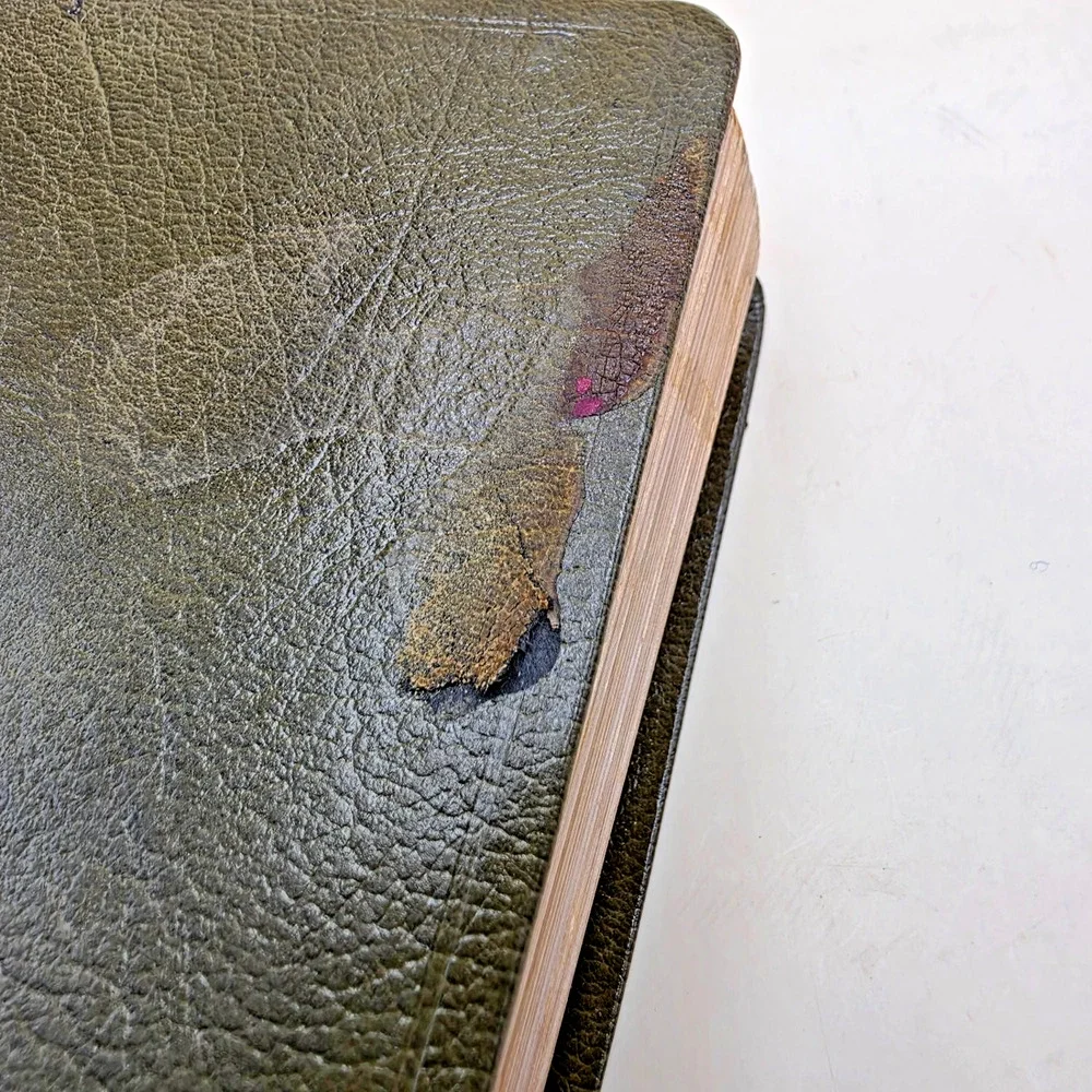 Vintage System Bible Study The Book of Life Holy Bible Leather Gilt Edge 1975